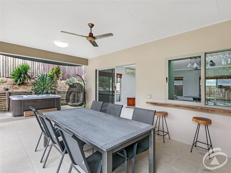 43 William Hickey Street, Redlynch QLD 4870