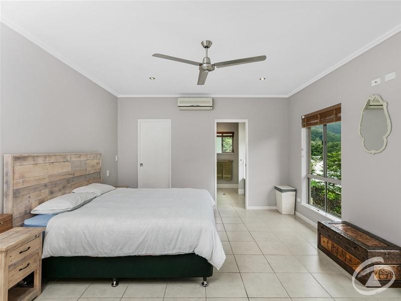 43 William Hickey Street, Redlynch QLD 4870