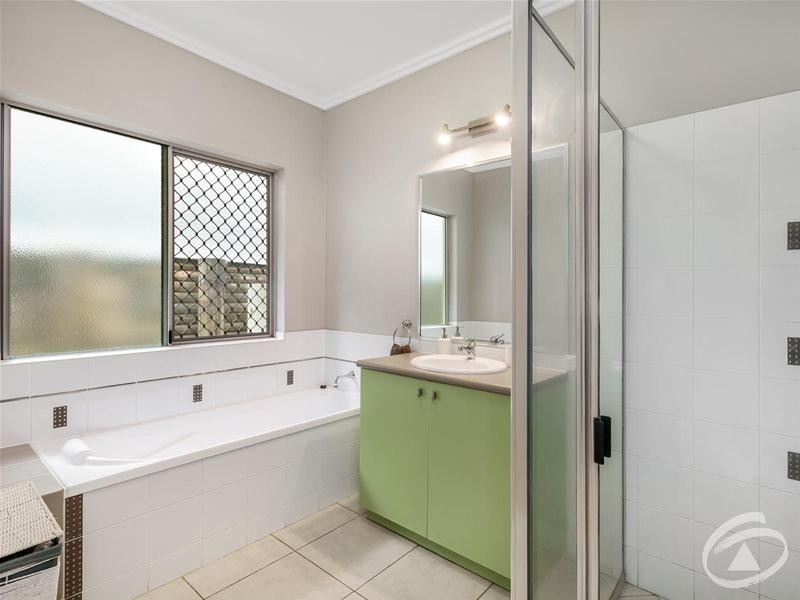 43 William Hickey Street, Redlynch QLD 4870