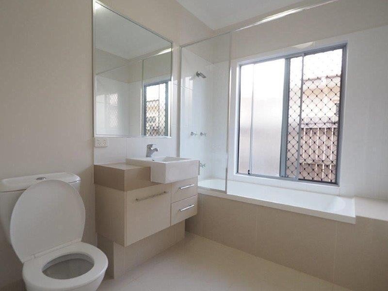 8 Icefire Quay, Trinity Park QLD 4879