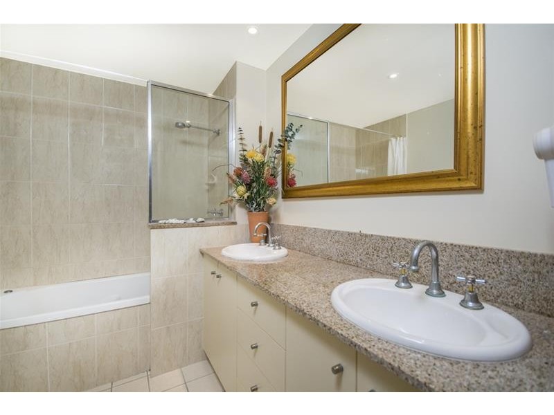 1621/373-379 McLeod Street, Cairns North QLD 4870