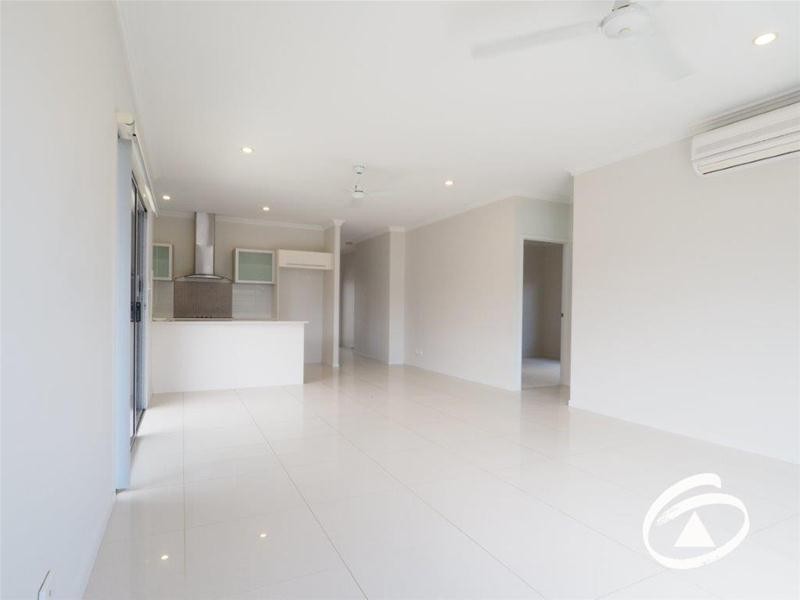 8 Icefire Quay, Trinity Park QLD 4879
