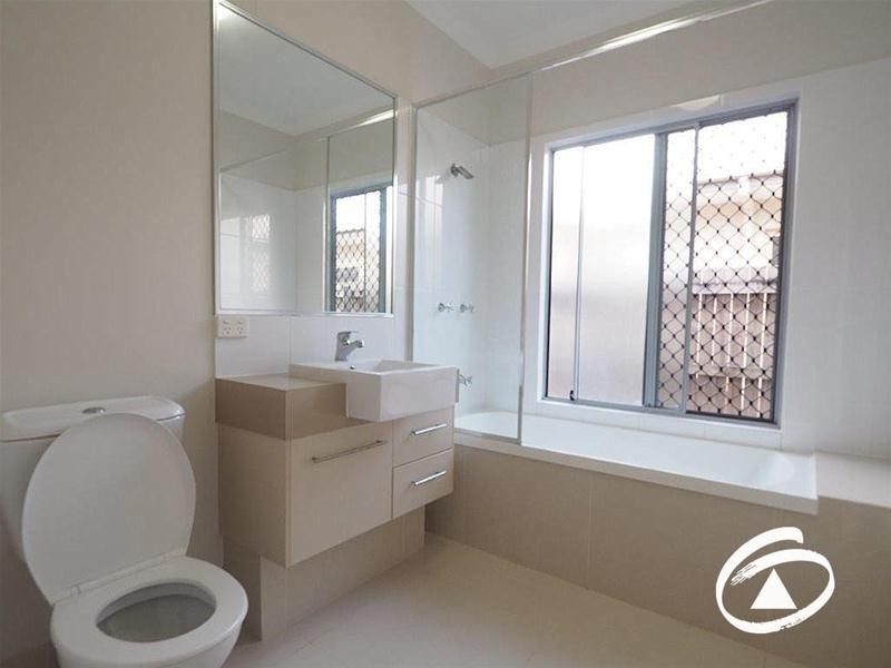 8 Icefire Quay, Trinity Park QLD 4879