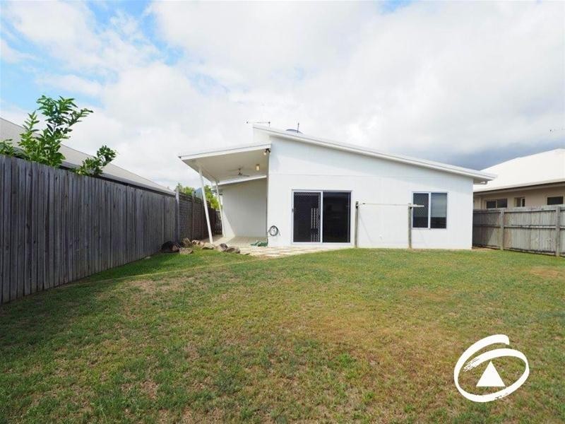 8 Icefire Quay, Trinity Park QLD 4879
