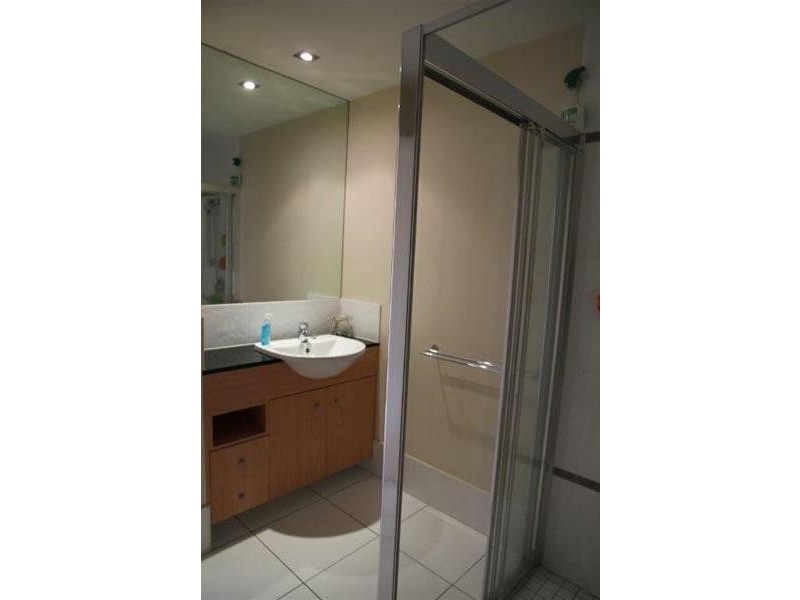 401/2 Lake  Street, Cairns City QLD 4870