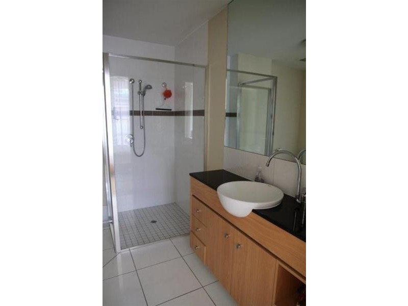 401/2 Lake  Street, Cairns City QLD 4870