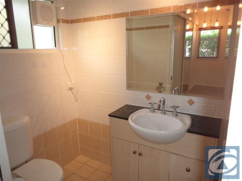 9/318 Lake Street, Cairns North QLD 4870