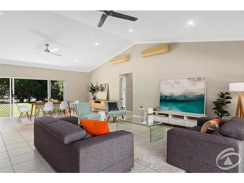 21-23 South Ellison Street, Clifton Beach QLD 4879