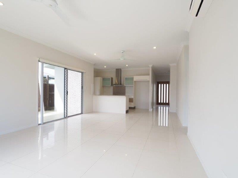 8 Icefire Quay, Trinity Park QLD 4879