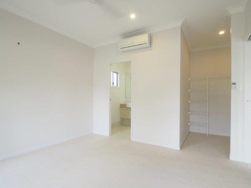 8 Icefire Quay, Trinity Park QLD 4879