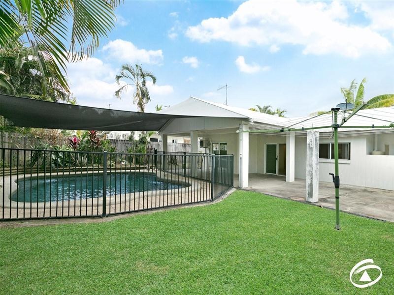 18 Whale Close, Kewarra Beach QLD 4879