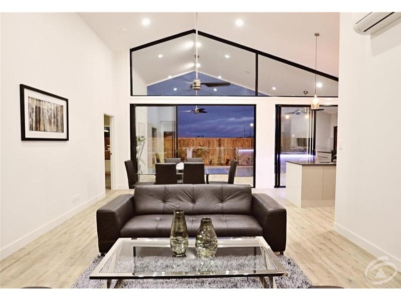 5 Whipbird Drive, Smithfield QLD 4878