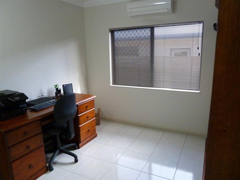 24 Rainbow Street, Kanimbla QLD 4870