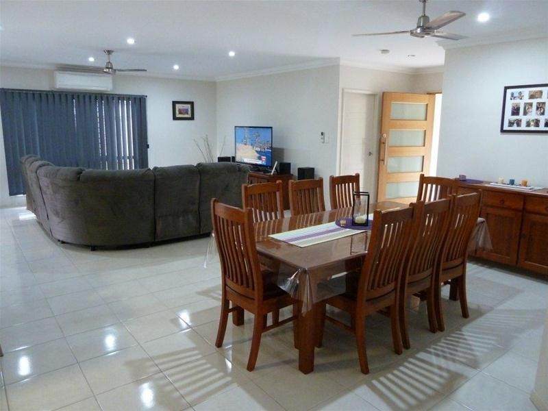 24 Rainbow Street, Kanimbla QLD 4870