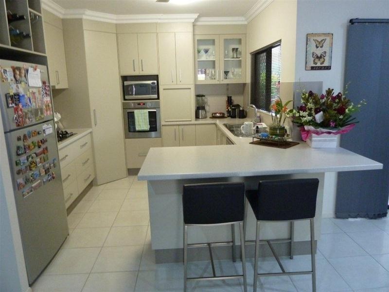 24 Rainbow Street, Kanimbla QLD 4870