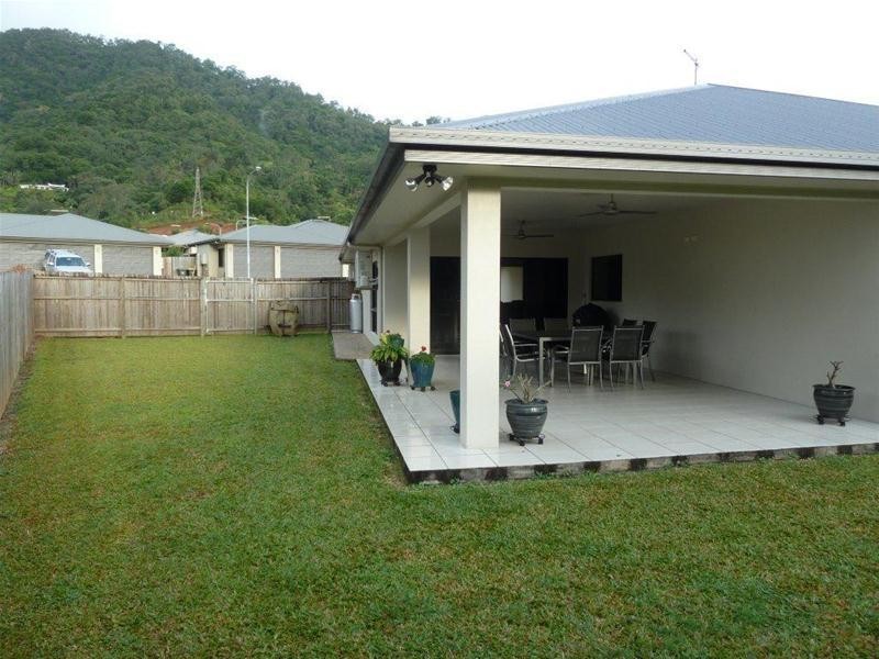 24 Rainbow Street, Kanimbla QLD 4870