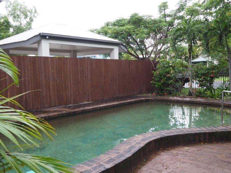 4/13 Hibiscus  Lane, Holloways Beach QLD 4878