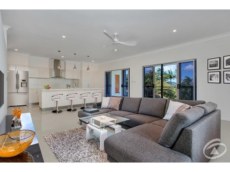 14 Bel-Air Drive, Whitfield QLD 4870