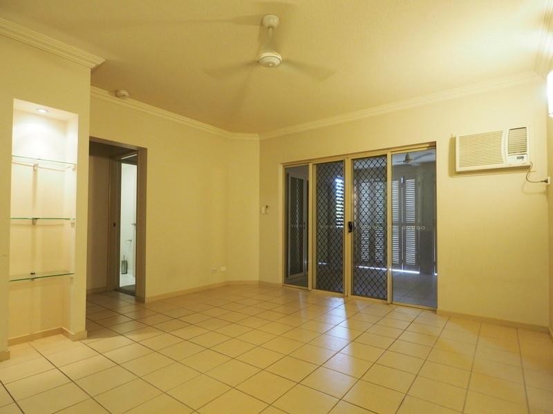 202/2-8 Centenary Close, Manoora QLD 4870