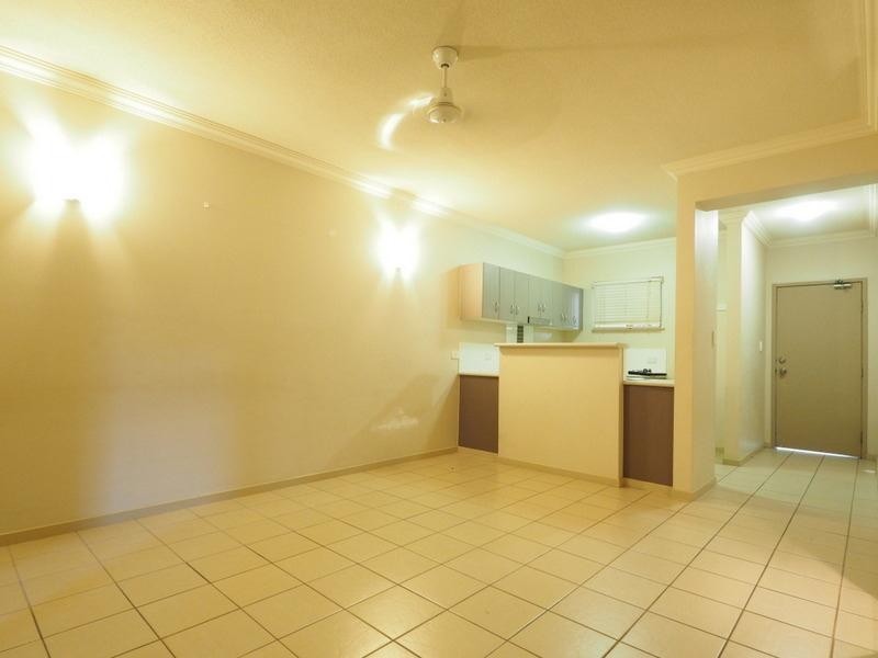 202/2-8 Centenary Close, Manoora QLD 4870