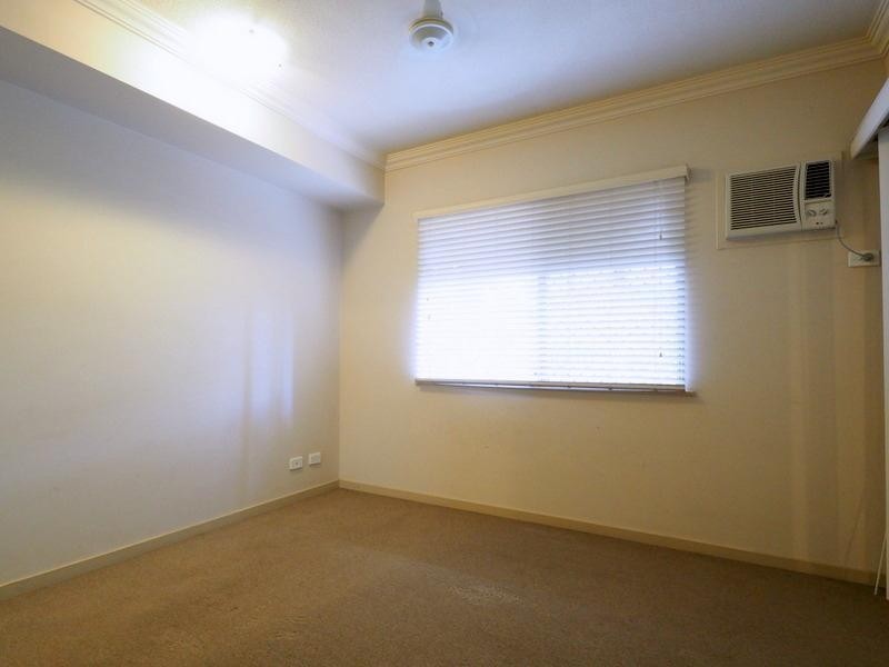 202/2-8 Centenary Close, Manoora QLD 4870