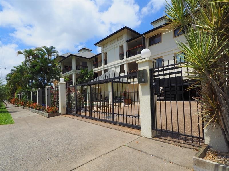 2/38-40 Digger Street, Cairns North QLD 4870