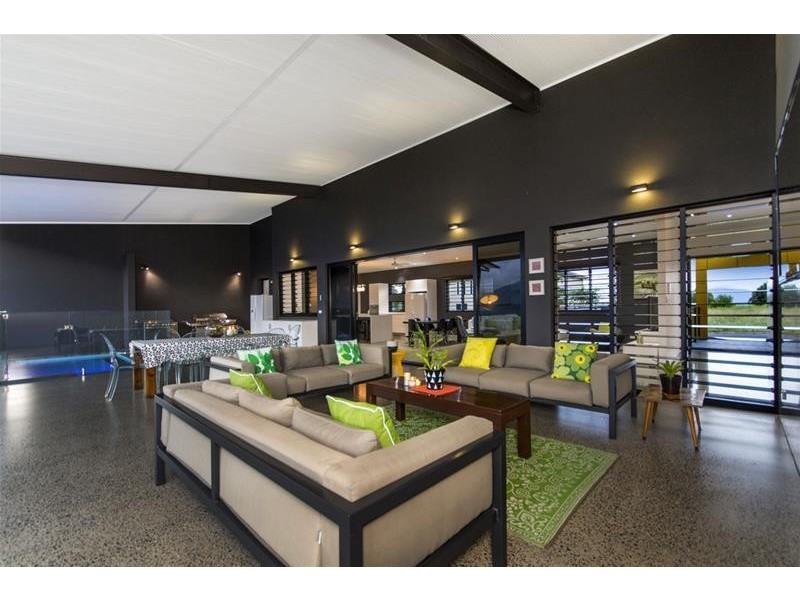 7-9 The Peak, Brinsmead QLD 4870