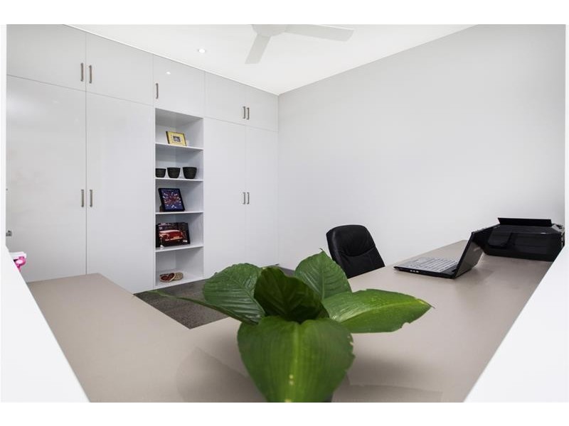 7-9 The Peak, Brinsmead QLD 4870