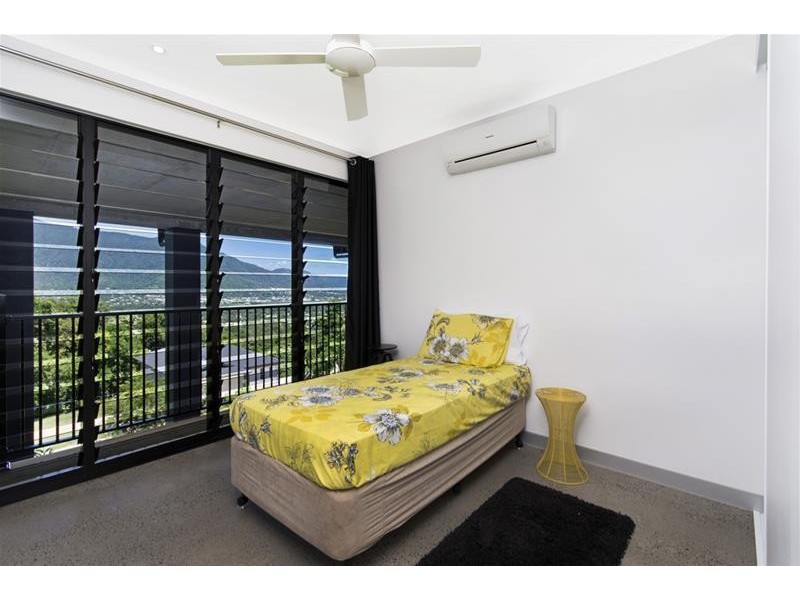 7-9 The Peak, Brinsmead QLD 4870