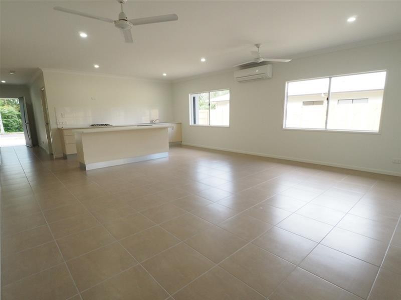 77 Upper Miles Street, Manoora QLD 4870