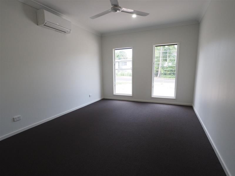 77 Upper Miles Street, Manoora QLD 4870