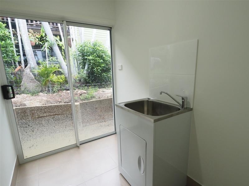 77 Upper Miles Street, Manoora QLD 4870