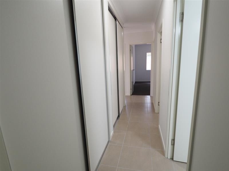 77 Upper Miles Street, Manoora QLD 4870