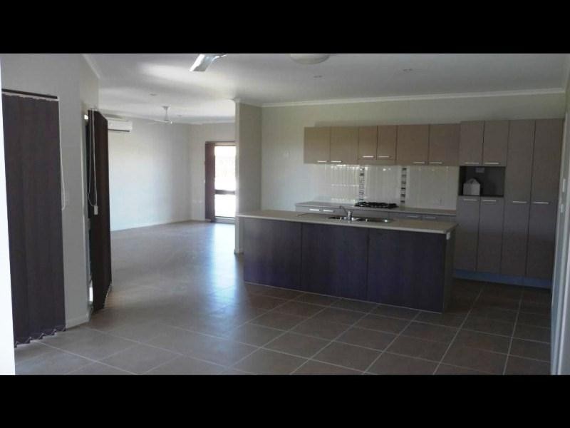 5 Totley Chase, Trinity Park QLD 4879