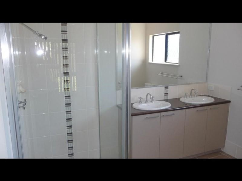 5 Totley Chase, Trinity Park QLD 4879