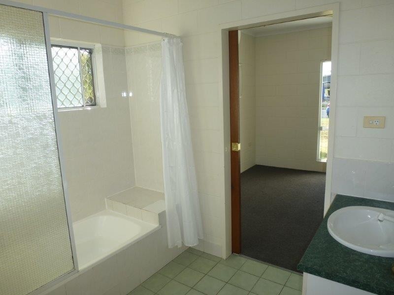 71 McLaughlin Road, Bentley Park QLD 4869