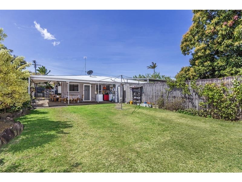 2/233 Buchan Street, Westcourt QLD 4870