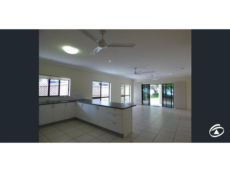 4 Poinsettia Street, Holloways Beach QLD 4878