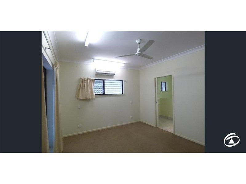 4 Poinsettia Street, Holloways Beach QLD 4878