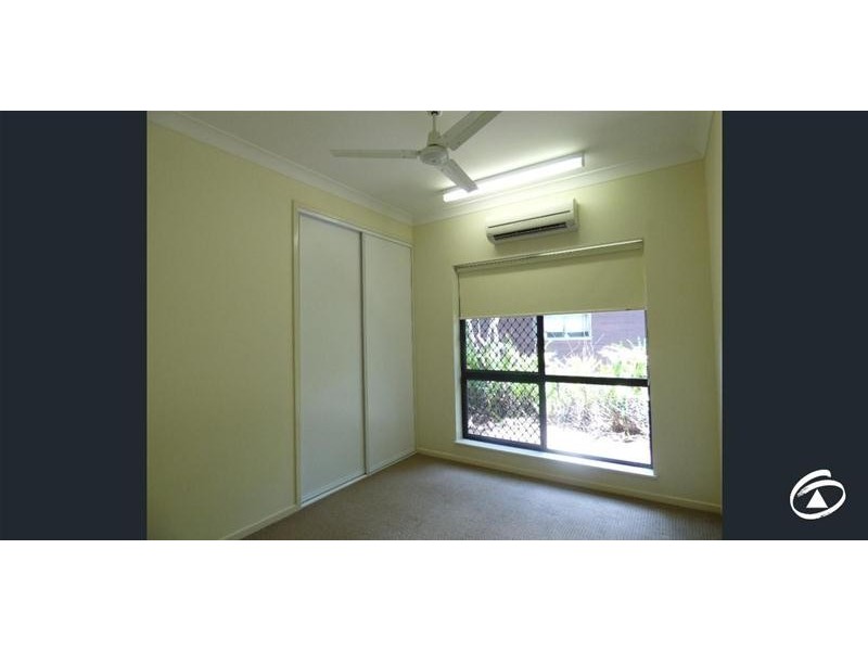 4 Poinsettia Street, Holloways Beach QLD 4878