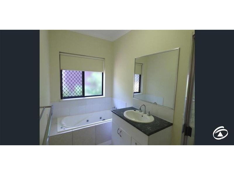 4 Poinsettia Street, Holloways Beach QLD 4878