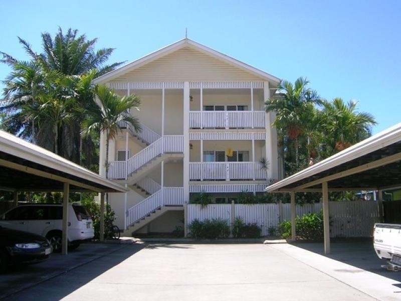 8/8 Clare Street, Cairns QLD 4870