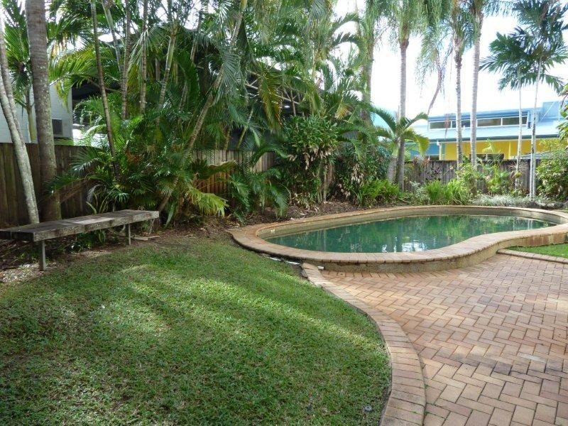 8/8 Clare Street, Cairns QLD 4870