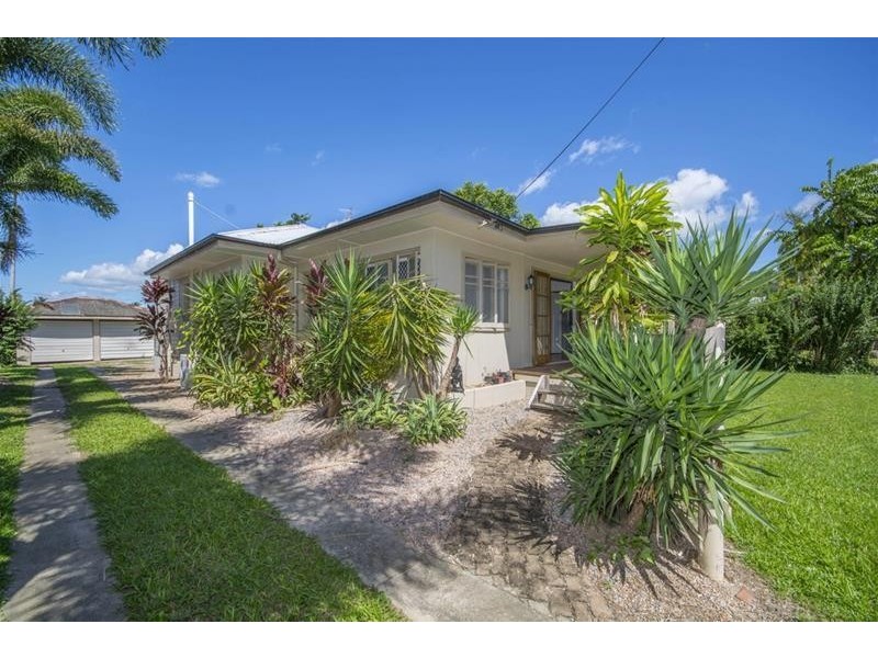 15 Moody Street, Manunda QLD 4870