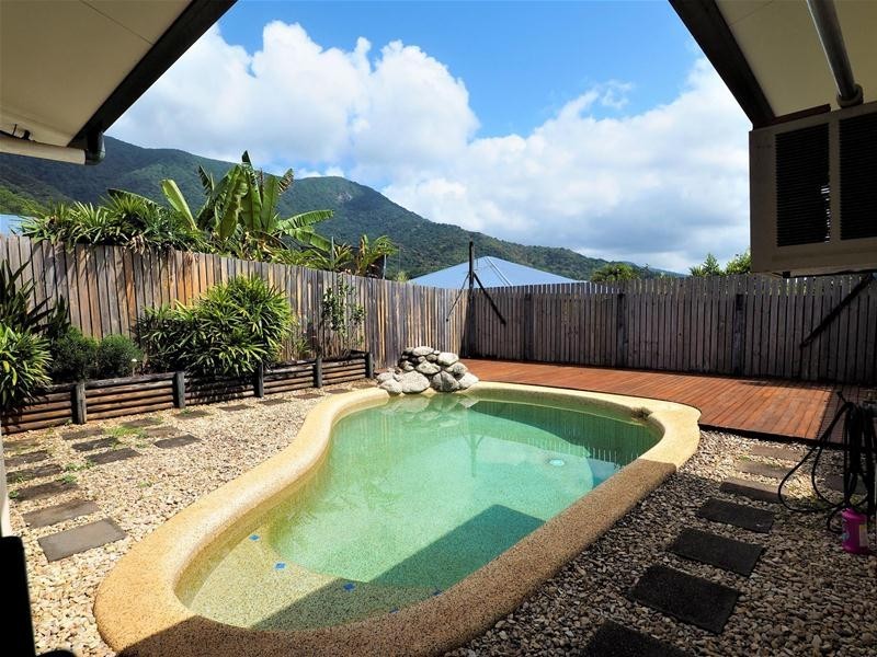 2 Russellia Street, Redlynch QLD 4870