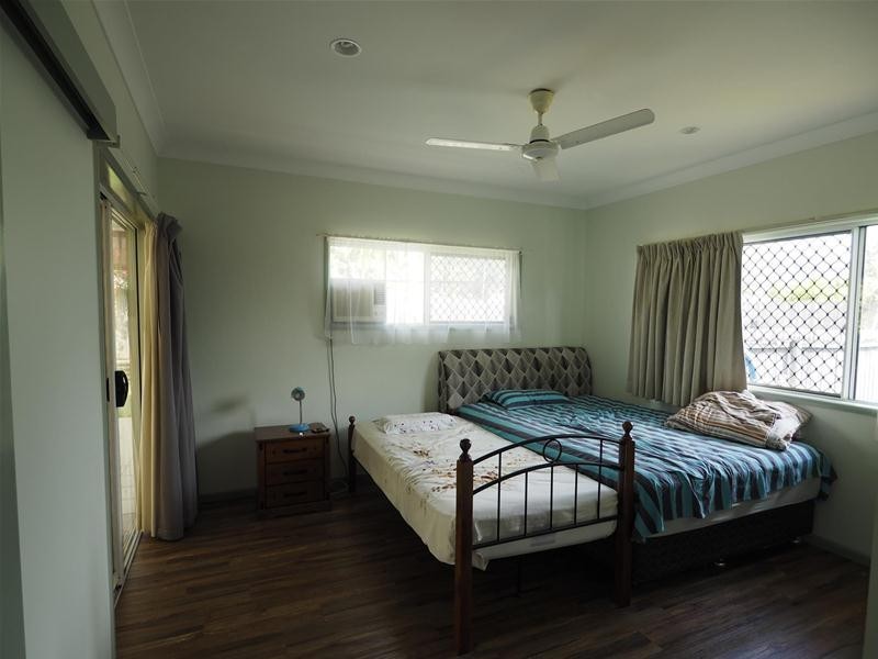 2 Russellia Street, Redlynch QLD 4870