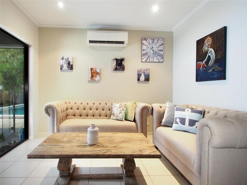 11 Willie Ming Close, Redlynch QLD 4870