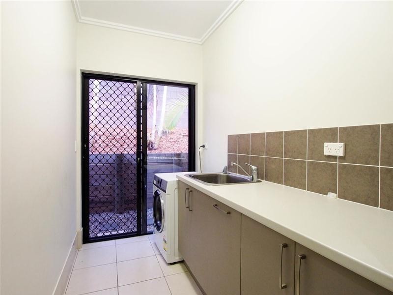 11 Willie Ming Close, Redlynch QLD 4870