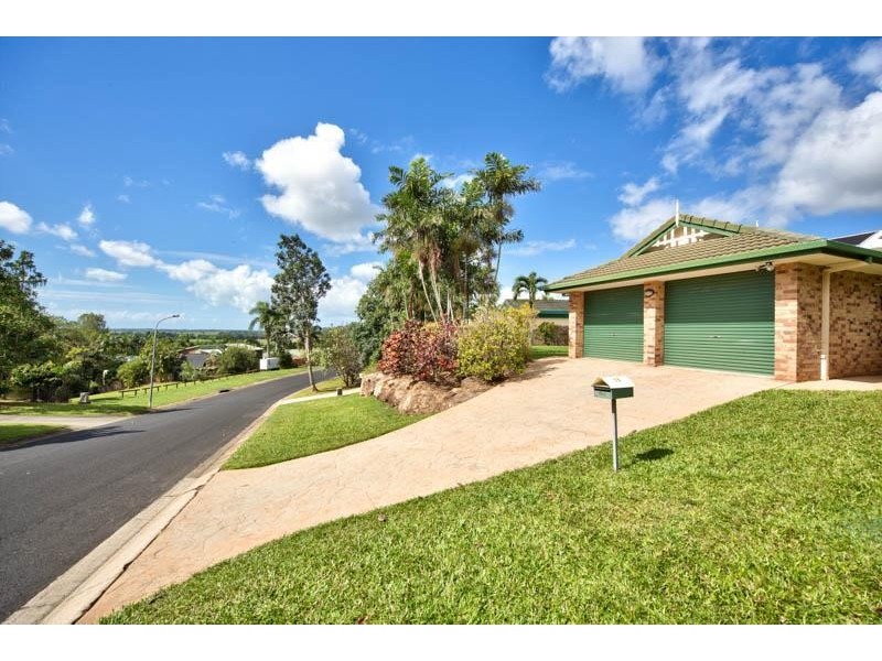 15 Eugenia Crescent, Redlynch QLD 4870