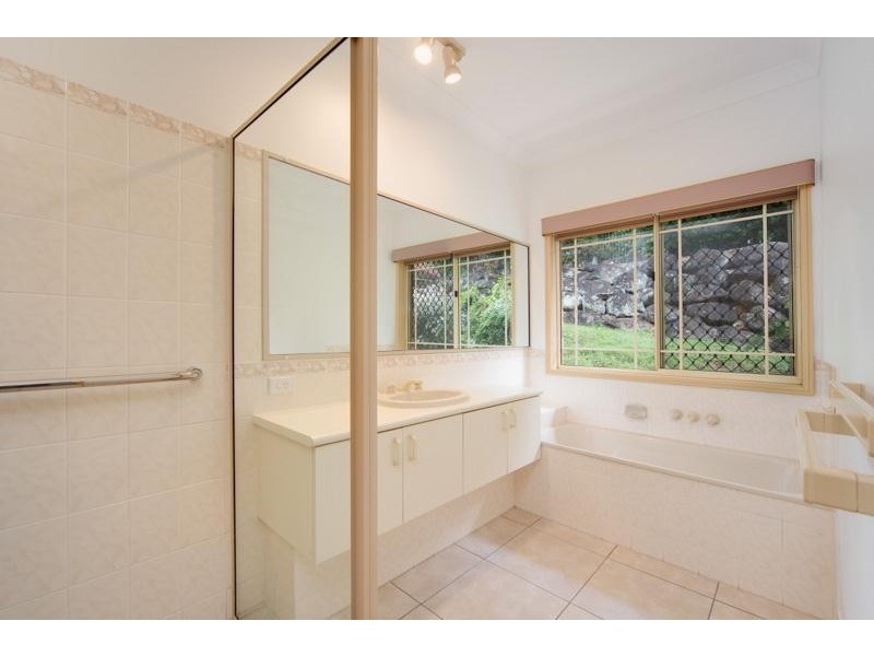 15 Eugenia Crescent, Redlynch QLD 4870